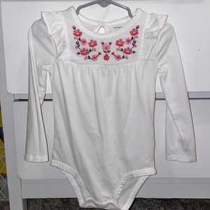 ‼️ Bundle 3/$20 - Carters | Onesie with flowers and ruffles | Size: 24 months